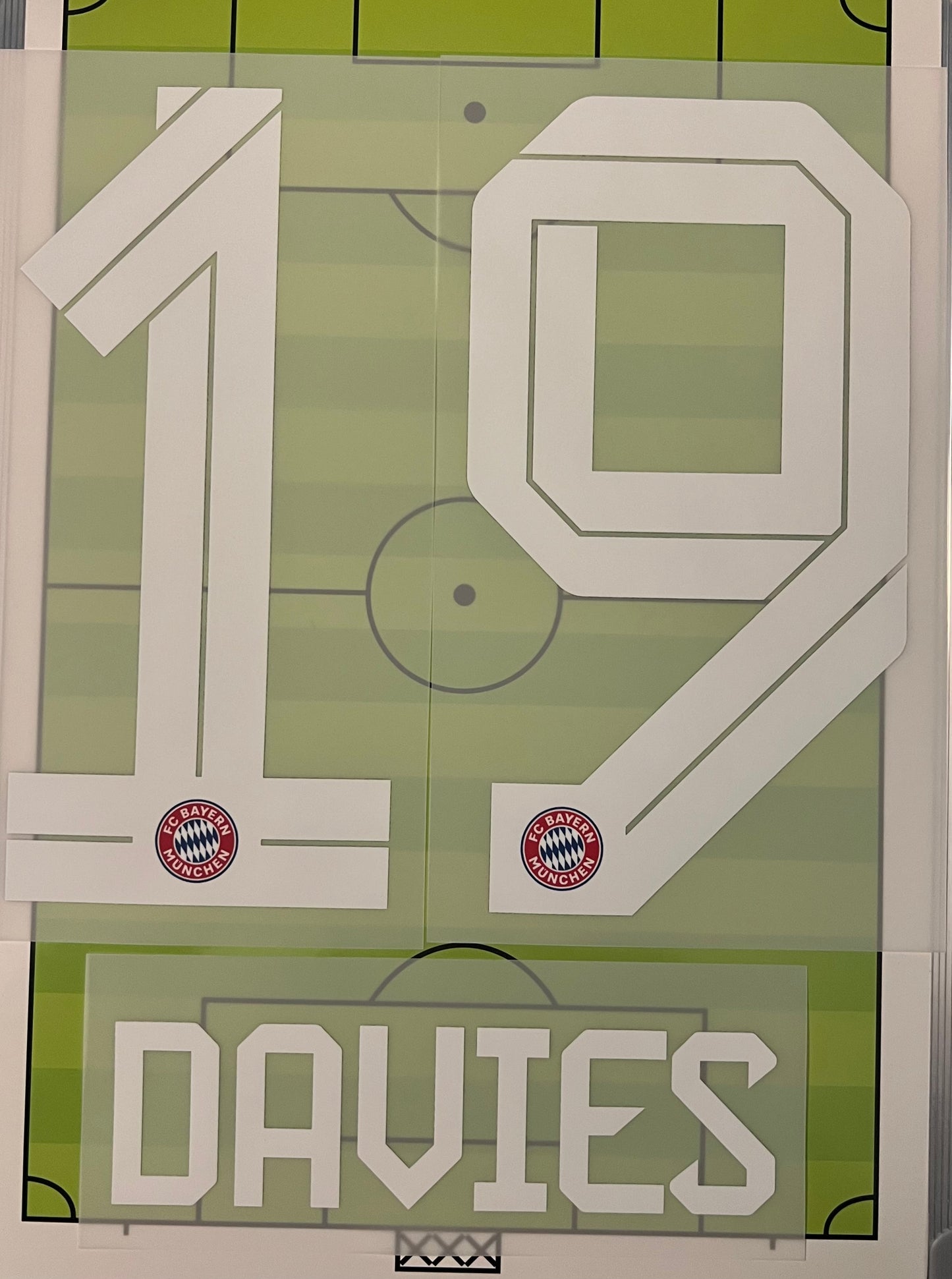 Flocage Name set Officiel DAVIES #19 Bayern Munich 2025/2026 – Domicile Home
